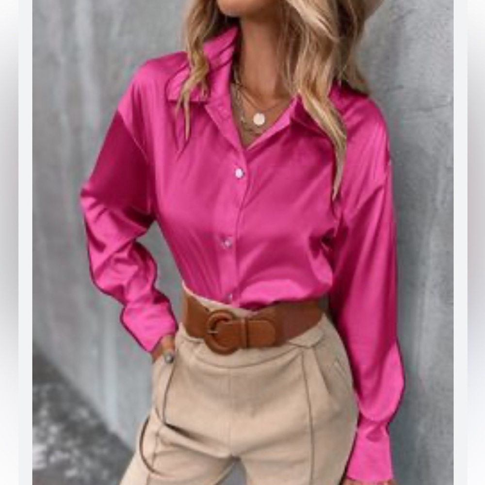 NEW ZARA BLOGGER FAV SATIN BLOUSE SIZE S 
🚨NO DISCOUNT ON THIS BLOUSE